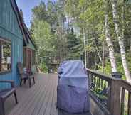 Lainnya 6 Charming Lake Placid Chalet w/ Deck & Forest Views