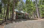 Lain-lain 5 Cabin: Large Deck Backing to Tahoe National Forest