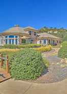 Imej utama Luxurious Murrieta Retreat w/ Mountain Views!