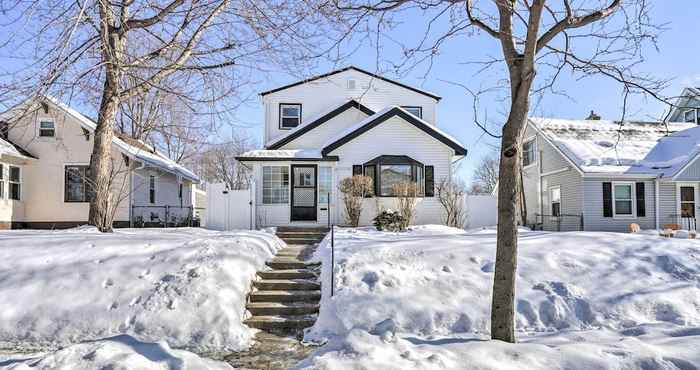 Khác Pet-friendly Minneapolis Home w/ Private Yard