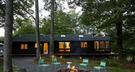 其他 2 Modern Hideaway w/ Deck + State Forest Access