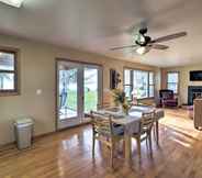 Others 5 Charming Neenah House w/ Porch on Lake Winnebago!