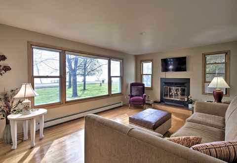 Others Charming Neenah House w/ Porch on Lake Winnebago!