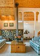 Imej utama Lovely Tahoe Resort Cabin w/ Trail, Hot Tub Access