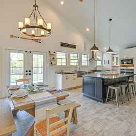 Interior1Distinctive Hamptons Home w/ Pool Near Bay, Ocean,库珀斯海滩飯店