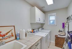 Lain-lain 7 Cozy Bend Home - Walk to Old Mill District!