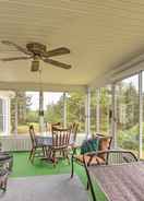 Imej utama Finger Lakes Retreat w/ Sunroom, Fire Pit & Bbq!