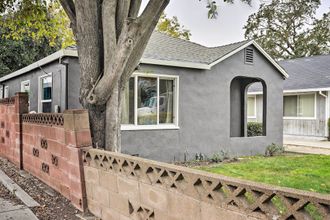Lainnya 4 Cozy Elk Grove Home in the Heart of Old Town!