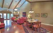 Others 4 Rustic Fayetteville Townhome W/fireplace & 3 Decks