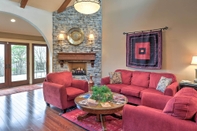 Lainnya Rustic Fayetteville Townhome W/fireplace & 3 Decks