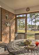 Foto utama Waterfront Foley Home w/ Dock - 6 Mi to Beach!