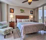 Others 2 Palms of Destin Poolside Oasis - Walk to Beach!