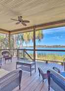 Imej utama Lakefront Crystal River Home w/ Private Dock!