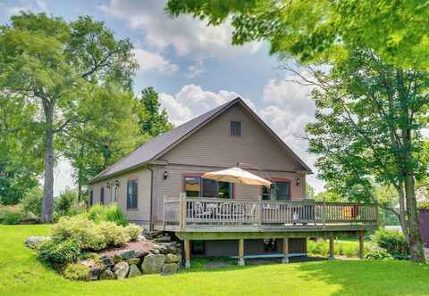 Lainnya Hardwick Family Home on Vast Snowmobile Trail