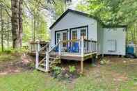 Others East Otis Romantic Cottage w/ Deck & Bbq!