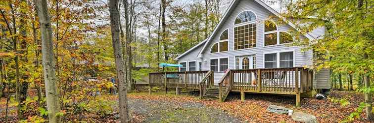 อื่นๆ Pocono Lake Home in Resort Community w/ Hot Tub!