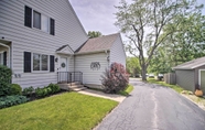 อื่นๆ 5 Centrally Located Gurnee Townhome w/ Deck!