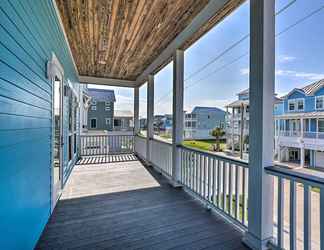 Others 2 Galveston Home w/ Balconies, 1 Block to Beach