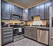 Khác 5 Lovely Raleigh Townhome ~ 6 Mi to Downtown!