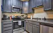 Others 4 Lovely Raleigh Townhome ~ 6 Mi to Downtown!