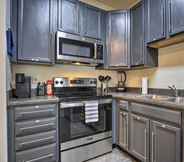 Khác 4 Lovely Raleigh Townhome ~ 6 Mi to Downtown!