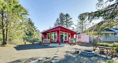 Others 2 Ocean Shores Retreat w/ Porch & Canal Views!