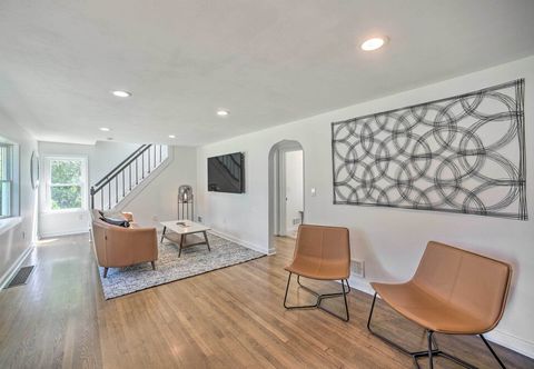 其他 Artsy Upstate Getaway w/ Huge Private Yard!