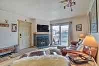 Lain-lain Dog-friendly Fraser Condo w/ View & Amenities