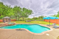 Others Granbury Abode w/ Pool & Grill ~ 3 Miles to Lake!