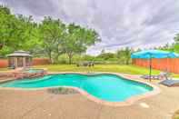 Lainnya Granbury Abode w/ Pool & Grill ~ 3 Miles to Lake!