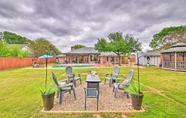 Others 4 Granbury Abode w/ Pool & Grill ~ 3 Miles to Lake!
