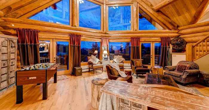 Lain-lain Luxury Log Black Hawk Retreat w/ Private Hot Tub!