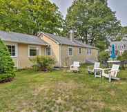 อื่นๆ 5 Charming Cape Cod Cottage, Walk to Monument Beach