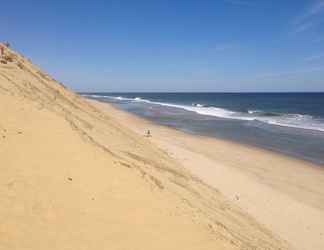 Others 2 Darling Wellfleet Cottage: Walk to Chipman's Cove!