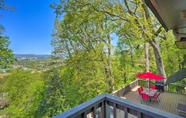 Lain-lain 7 Charming Chattanooga Home w/ Downtown Views!