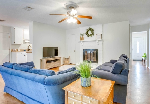 Others Pensacola Vacation Rental Home: 13 Mi to Downtown