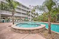 Others Galveston Condo w/ Oceanfront Views & 2 Pools