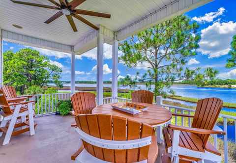 Others Riverfront Carrabelle Home w/ Furnished Patio!