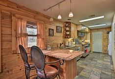 Others 7 40-acre Farm w/ Animals & Fishing in Sebring!