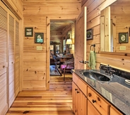 Others 5 Cabin w/ BBQ + Games - Walk to Blue Ridge Parkway!