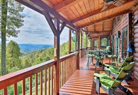 Others Cabin w/ BBQ + Games - Walk to Blue Ridge Parkway!