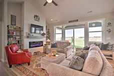 อื่นๆ Family-friendly Home Near Potholes State Park