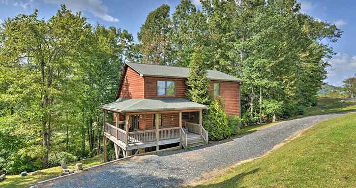 Lain-lain 'A Bit of Heaven' Cabin < 13 Miles From Boone!