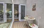 Others 4 Ideally Located San Francisco Bay Home w/ Sunroom!