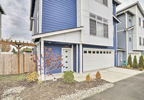 Others Modern Monroe Home - Private Yard & Mtn Views