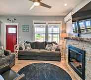 Others 4 Ocean Shores Getaway w/ Fireplace & Hot Tub!