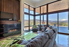 其他 2 'pahto's Retreat' Luxe White Salmon Home: Hot Tub