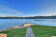 Others Waterfront Olympia Home w/ Private Beach & Kayaks!
