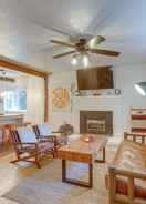 Imej utama Updated Tahoe Home w/ Yard: Hike, Ski & Swim!