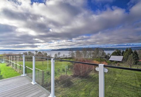 Others Breathtaking Port Ludlow Home w/ Deck & Yard